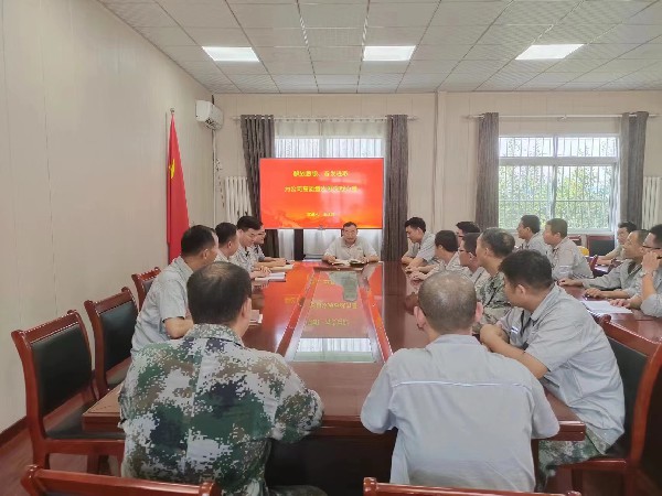 【理論宣講】鑫巖石料有限責(zé)任公司開(kāi)展“解放思想、奮發(fā)進(jìn)取，為公司高質(zhì)量發(fā)展貢獻(xiàn)力量”宣講活動(dòng)